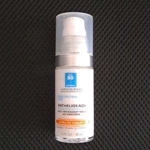 LA ROCHE-POSAY Anthelios AOX Daily Antioxidant Serum Sunscreen SPF 50